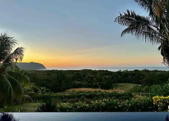 Harmonic Farms Beachfront Villa *