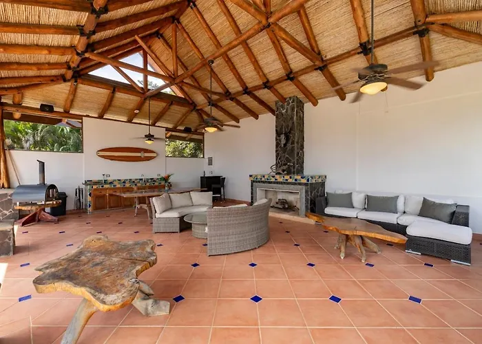 Harmonic Farms Beachfront Villa *