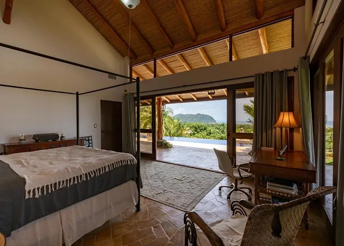 Harmonic Farms Beachfront *