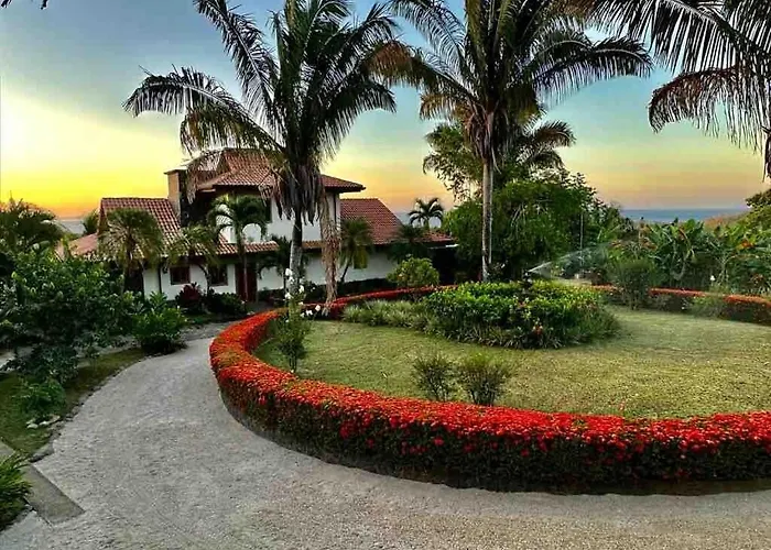 Harmonic Farms Beachfront Villa *