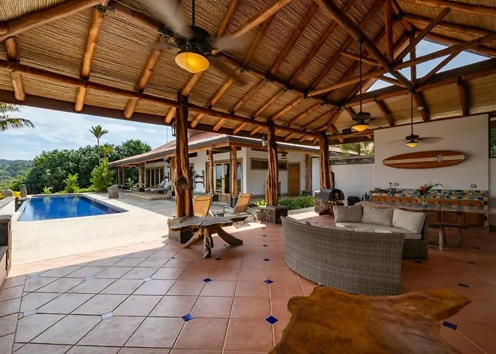 Harmonic Farms Beachfront Villa *