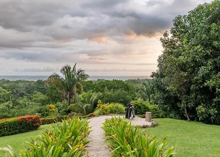 Harmonic Farms Beachfront *